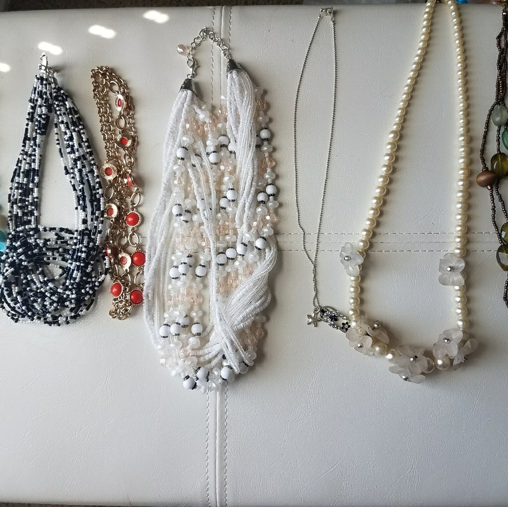 Assorted accessories - Picture 3 of 5